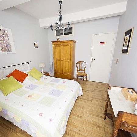 L'Arche Des Chapeliers Panzió Foix Kültér fotó