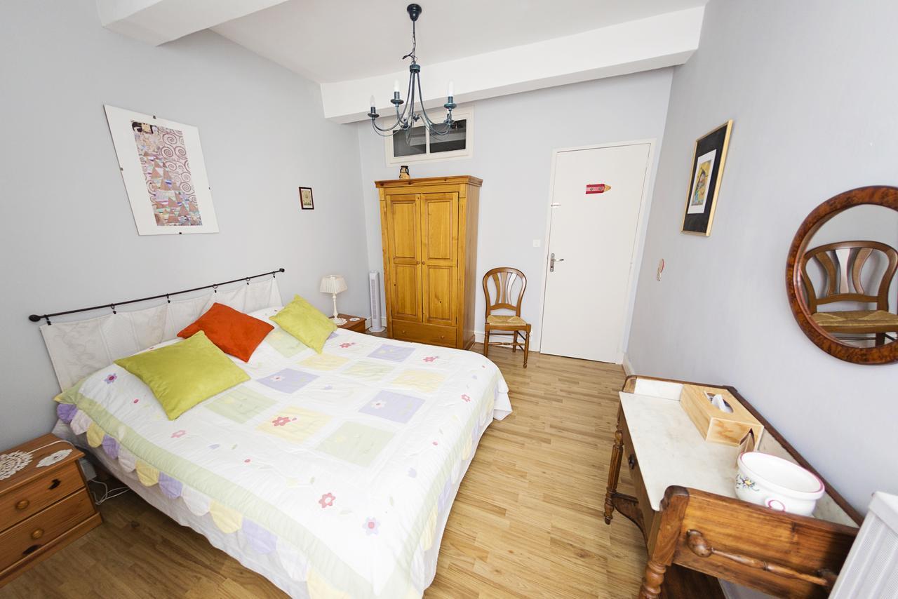 L'Arche Des Chapeliers Panzió Foix Kültér fotó